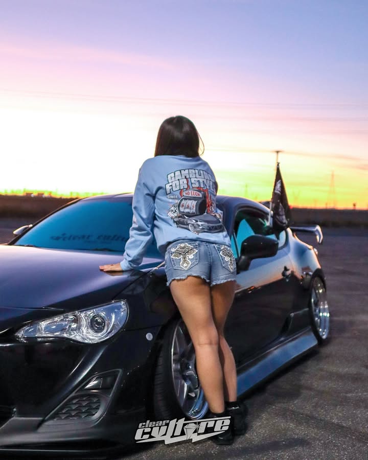Gambling for Style Crewneck